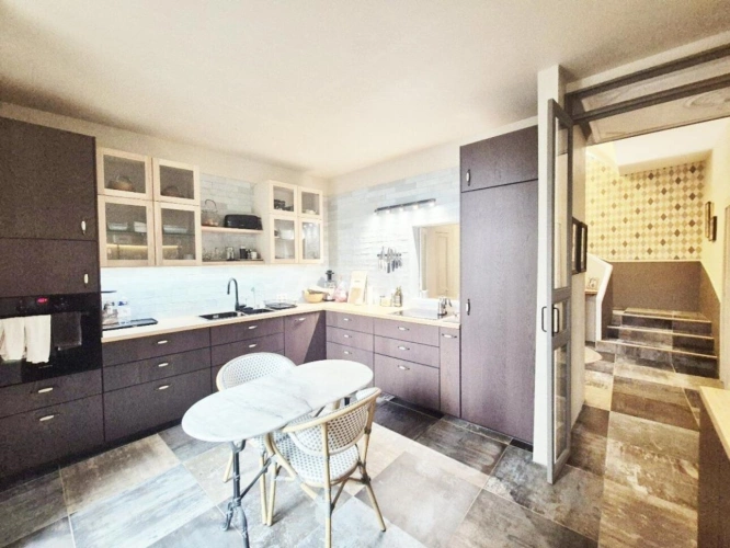 Photos 7 - Prestige - Reve Design dans des Murs Historiques, 5 Chambres, Cour, Piscine et Garage