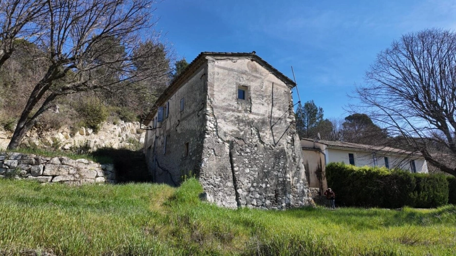 Photos 4 - Touristique - ENTRECHAUX  L'AUTHENTICITÉ D'UN MAS PROVENÇAL AUX VOLUMES HORS NORMES