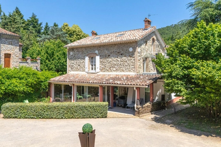 Photos 1 - Touristique - Charme de l'ancien  beau cadre naturel, piscine, forage, potentiel gîte/chambre d'hôte