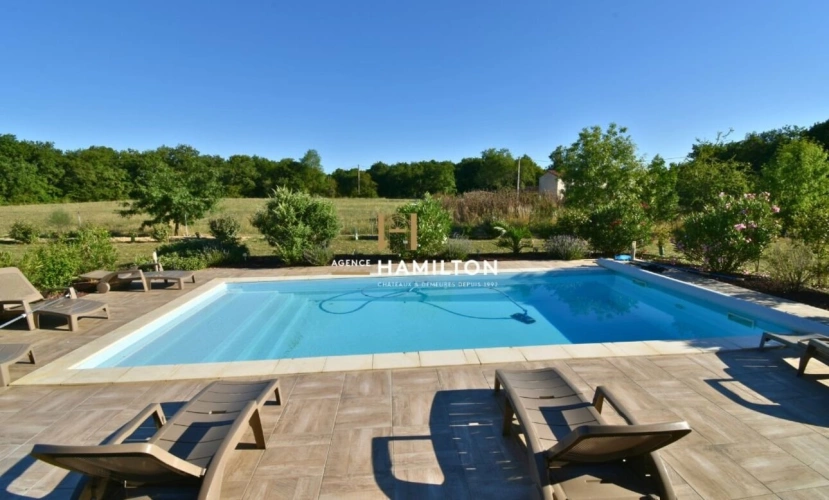 Photos 2 - Rurale - ANCIEN CORPS DE FERME RÉNOVÉ AVEC PISCINE, DEUX GRANGES AMÉNAGEABLES ET DÉPENDANCES