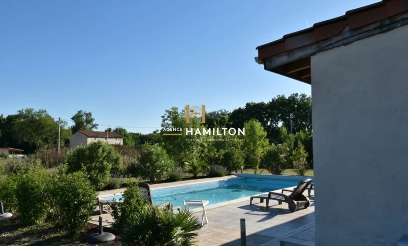 Photos 3 - Rurale - ANCIEN CORPS DE FERME RÉNOVÉ AVEC PISCINE, DEUX GRANGES AMÉNAGEABLES ET DÉPENDANCES