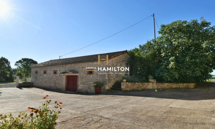 Photos 6 - Rurale - ANCIEN CORPS DE FERME RÉNOVÉ AVEC PISCINE, DEUX GRANGES AMÉNAGEABLES ET DÉPENDANCES