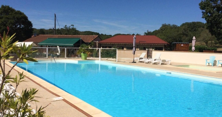 Photos 9 - Tourist - Village vacances - 15 maisons - piscine - restauration