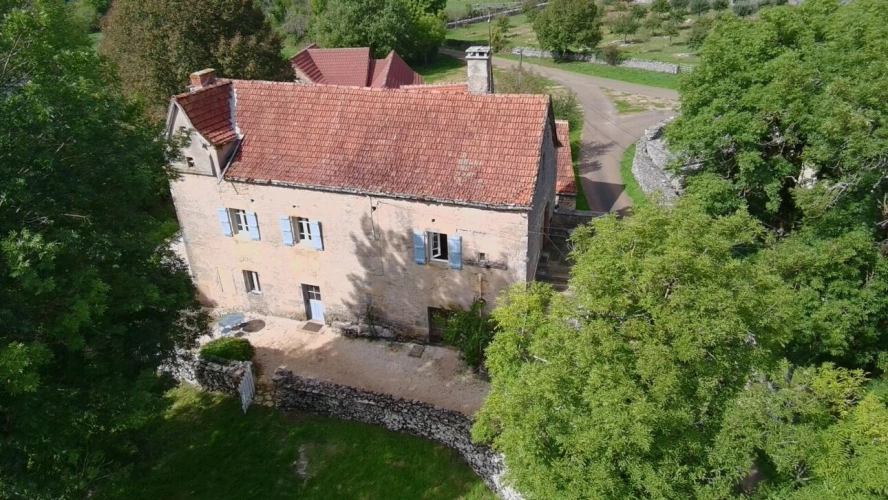 Photos 18 - Équestre - Bel ensemble en pierre dans un hameau