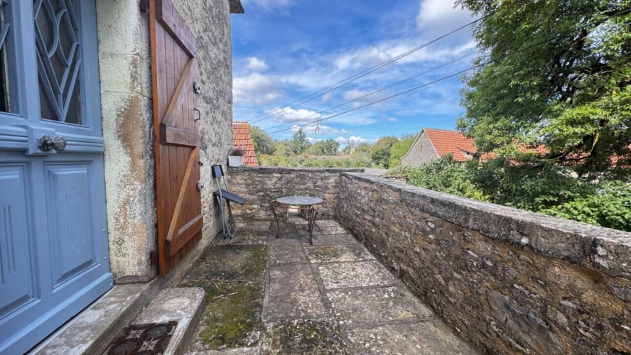 Photos 2 - Équestre - Bel ensemble en pierre dans un hameau