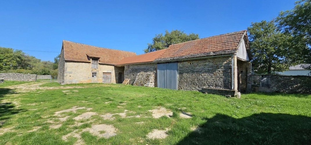 Photos 4 - Équestre - Bel ensemble en pierre dans un hameau