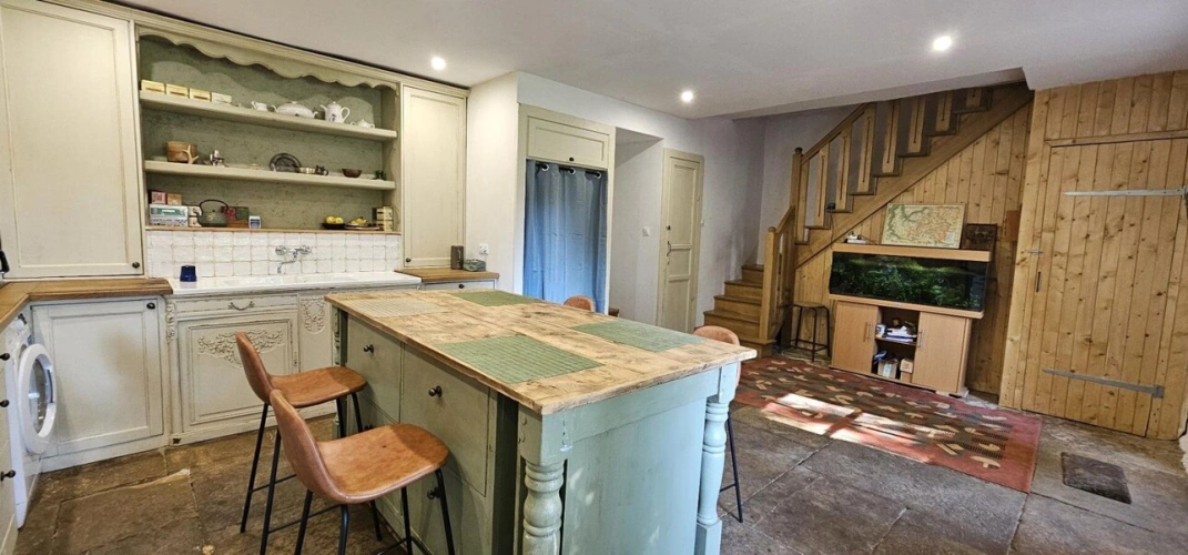 Photos 7 - Équestre - Bel ensemble en pierre dans un hameau