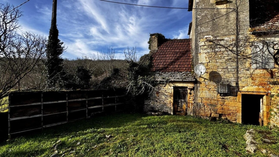 Photos 4 - Rurale - Corps de ferme 7 bâtiments - 5.8ha de terrain - à rénover