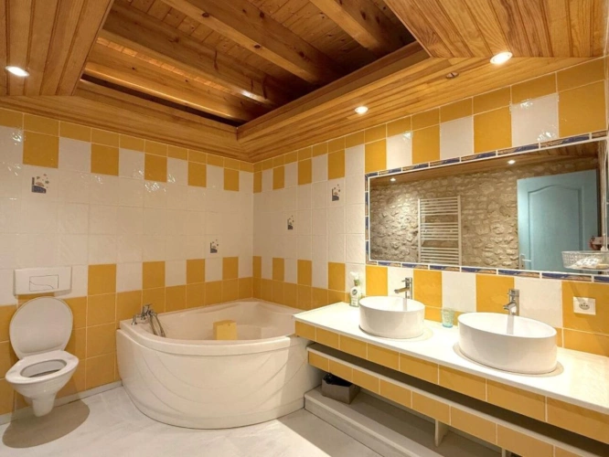 Photos 18 - Prestige - PROPRIETE avec 3 MAISONS!