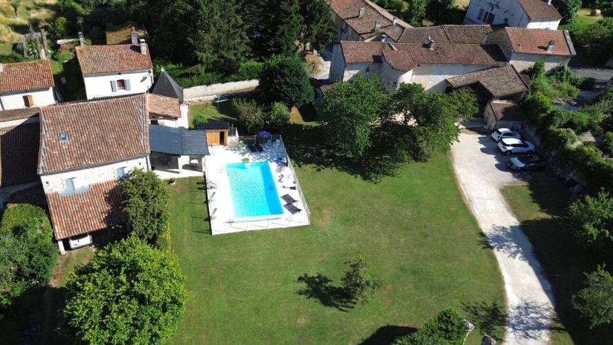 Photos 2 - Prestige - PROPRIETE avec 3 MAISONS!