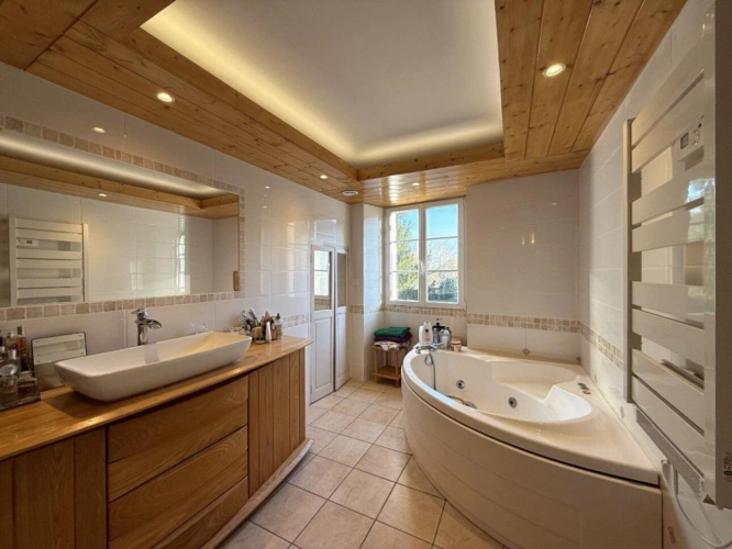 Photos 10 - Prestige - PROPRIETE avec 3 MAISONS!