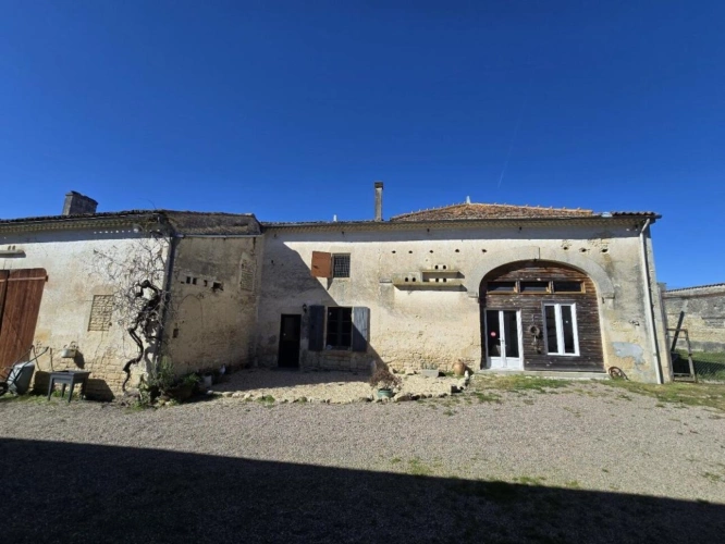 Photos 2 - Touristique - Ensemble comprenant 3 maisons, des granges et un terrain à vendre