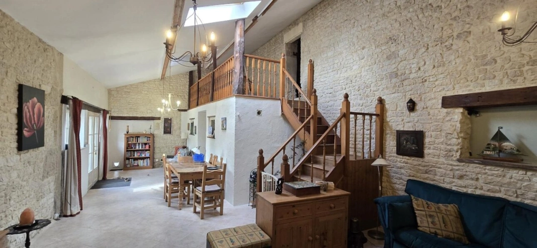 Photos 16 - Touristique - Charmante propriété en pierre de 5 chambres avec gîte