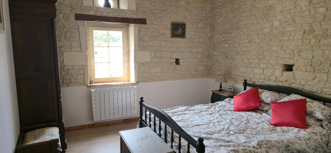 Photos 9 - Touristique - Charmante propriété en pierre de 5 chambres avec gîte