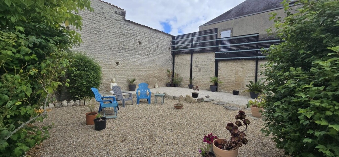 Photos 11 - Touristique - Charmante propriété en pierre de 5 chambres avec gîte