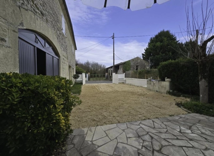 Photos 17 - Rurale - Propriété rénovée avec dépendance