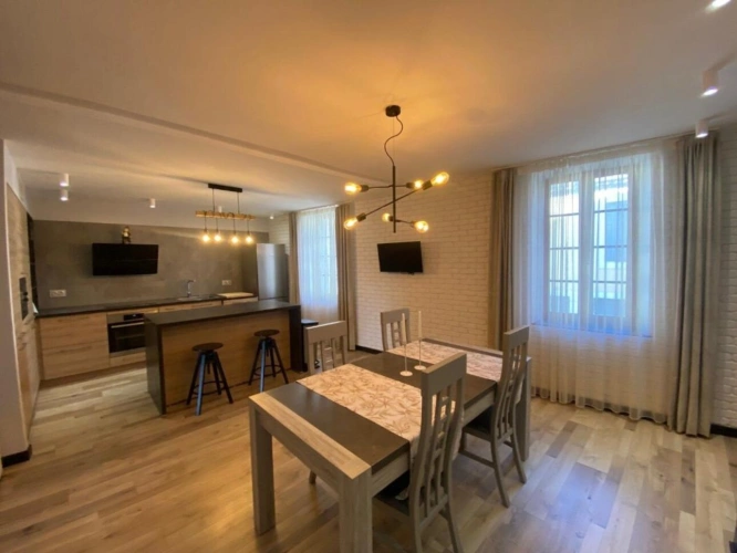 Photos 14 - Prestige - Ensemble immobilier avec jardin, piscine et vue sur la cité médiévale