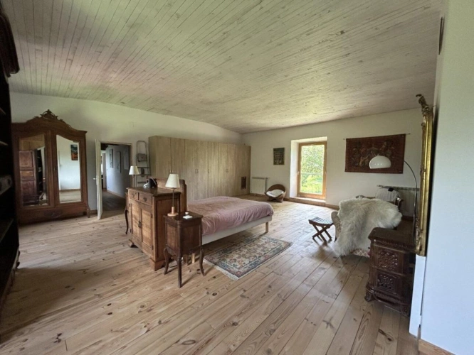 Photos 14 - Agricole - Belle maison en pierre entourée de bois et prairies de plus de 64 ha