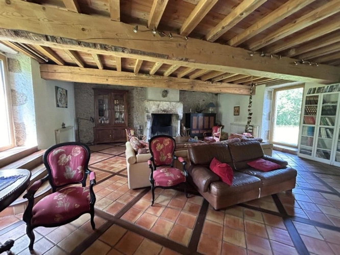 Photos 8 - Agricole - Belle maison en pierre entourée de bois et prairies de plus de 64 ha