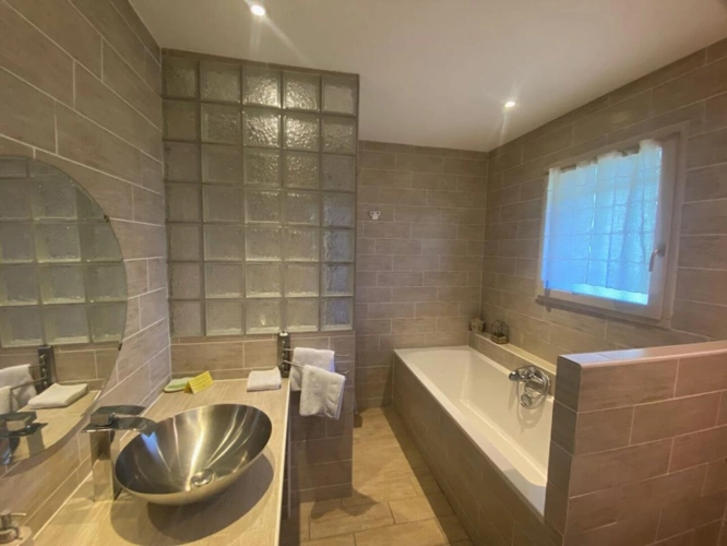 Photos 13 - Touristique - Propriété de standing, 8 pièces, 6 chambres avec jardin de 2500m2 et piscine