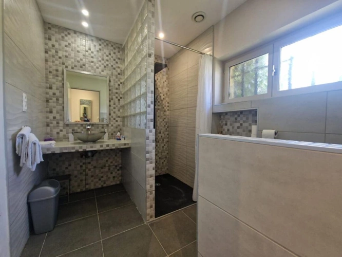 Photos 7 - Touristique - Propriété de standing, 8 pièces, 6 chambres avec jardin de 2500m2 et piscine
