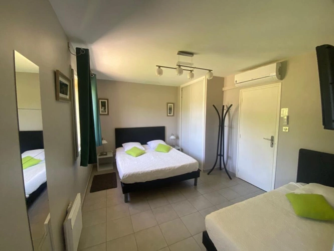 Photos 8 - Touristique - Propriété de standing, 8 pièces, 6 chambres avec jardin de 2500m2 et piscine