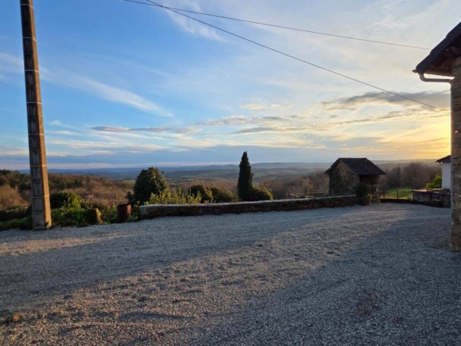 Photos 3 - Rurale - Charmante maison de village avec ces 2 belles granges