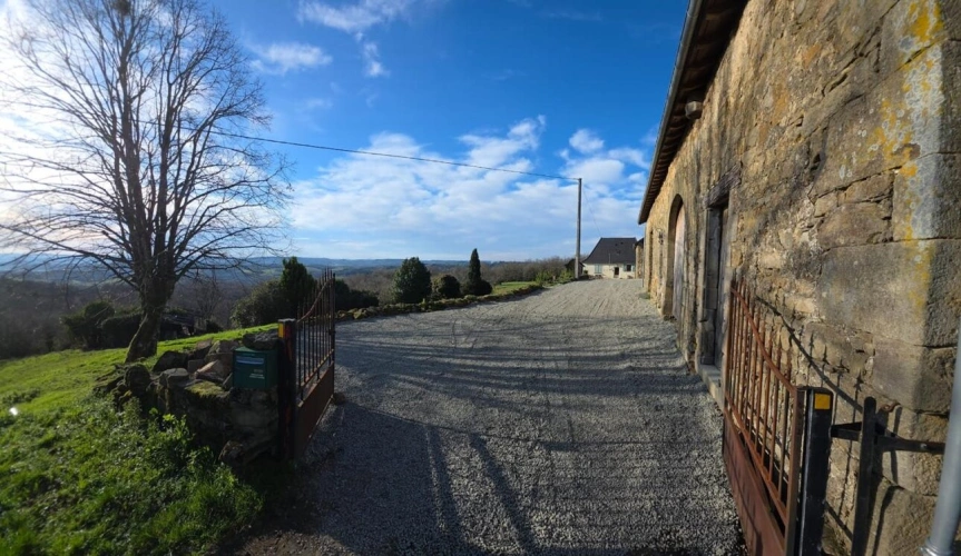 Photos 7 - Rurale - Charmante maison de village avec ces 2 belles granges