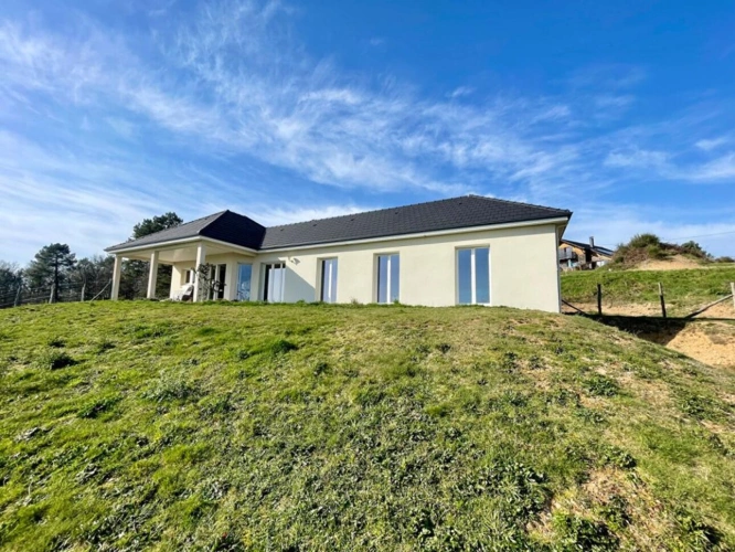 Photos 3 - Rurale - Maison Lascaux 9 pièce(s) 192 m2