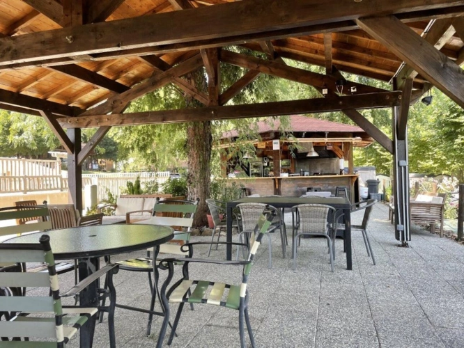 Photos 1 - Touristique - Camping paisible au coeur du village