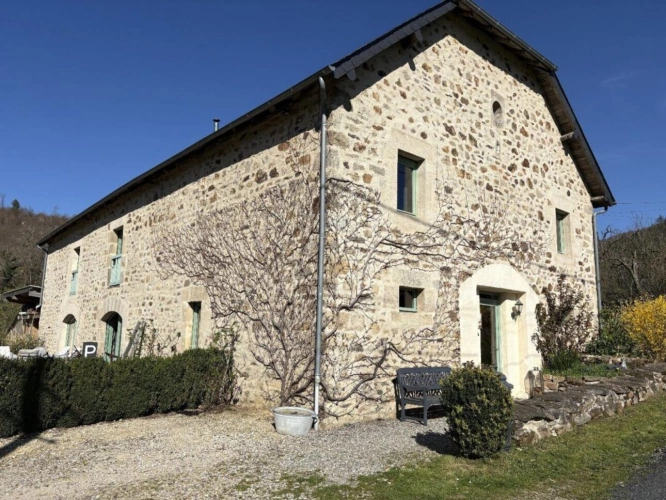 Photos 1 - Touristique - Maison de caractère avec chambres d'hôtes, vue exceptionnelle et accès rivière