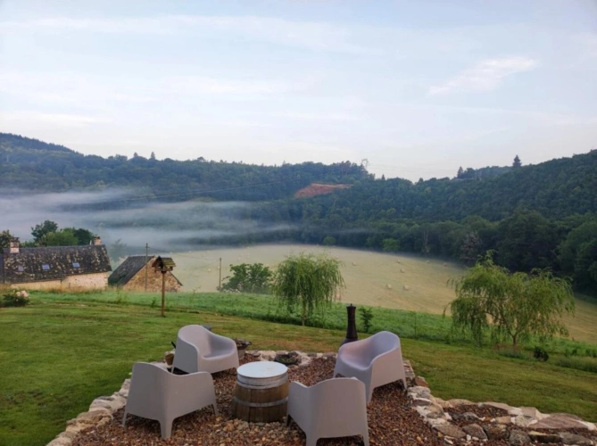 Photos 2 - Touristique - Maison de caractère avec chambres d'hôtes, vue exceptionnelle et accès rivière