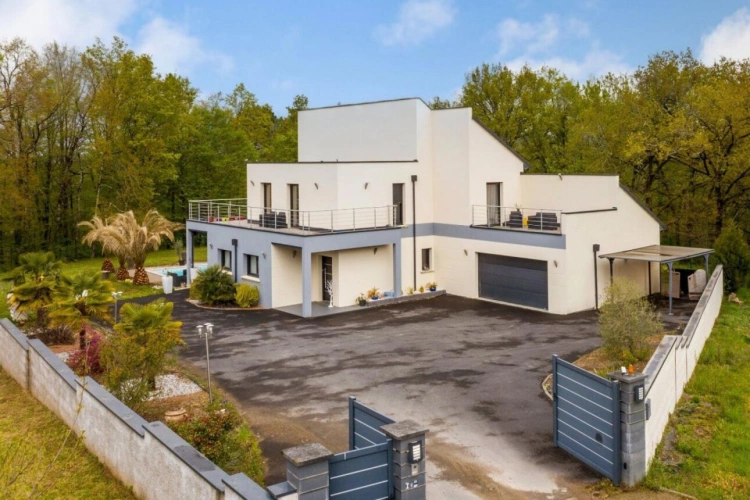 Photos 2 - Prestige - Propriété contemporaine d'exception - environnement privilégié sur les hauteurs de Brive