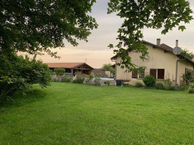 Photos 13 - Agricole - Une maison d'habitation spacieuse  avec piscine