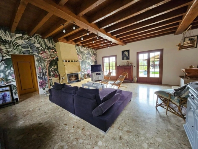 Photos 3 - Agricole - Une maison d'habitation spacieuse  avec piscine