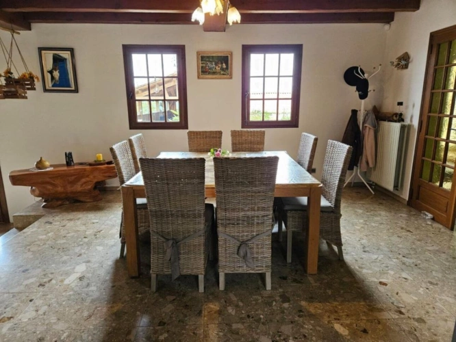Photos 6 - Agricole - Une maison d'habitation spacieuse  avec piscine