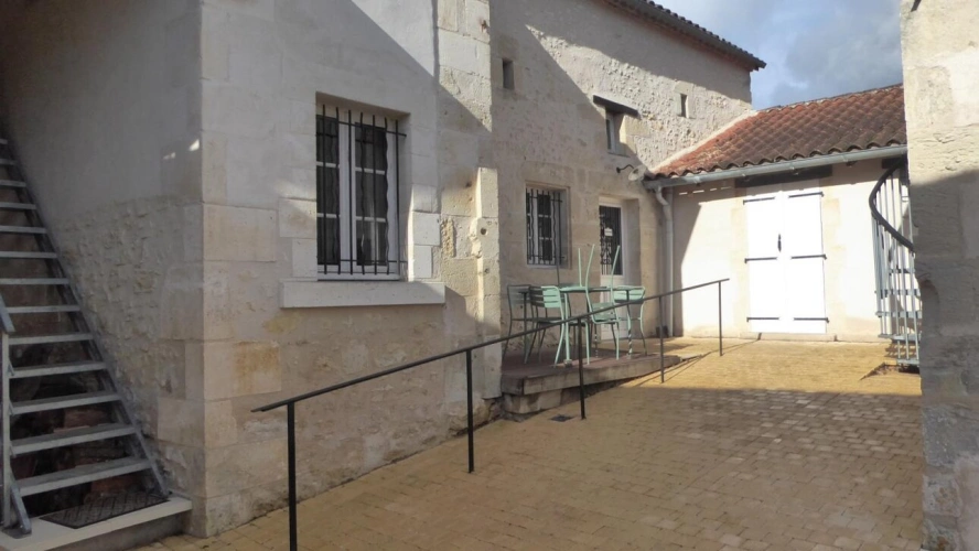 Photos 16 - Touristique - Belle propriété de charme en pierre avec gîtes, piscine et dépendances