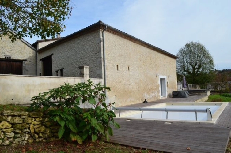 Photos 7 - Touristique - Belle propriété de charme en pierre avec gîtes, piscine et dépendances
