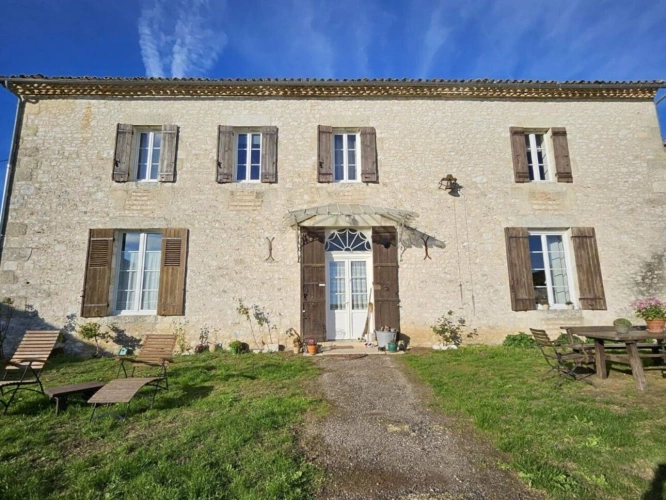 Photos 17 - Equestrian - Propriété en position dominante avec 3 logements, environ 18 Hectares- Piscine