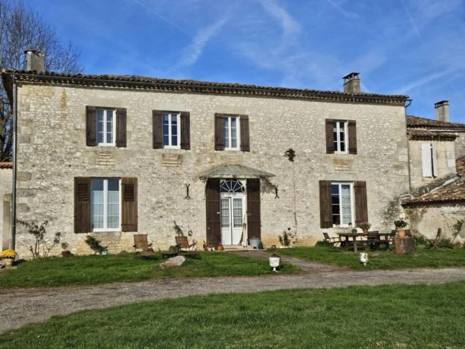 Photos 10 - Equestrian - Propriété en position dominante avec 3 logements, environ 18 Hectares- Piscine
