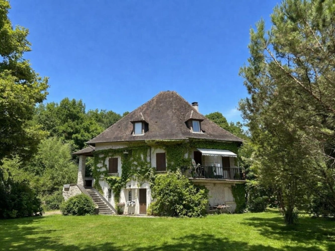 Photos 1 - Rurale - Un bien rare aux volumes exceptionnels à 3 km de Périgueux centre ville