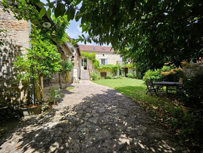 Photos 3 - Rurale - Authenticité, charme et potentiel à seulement 20 minutes de Périgueux