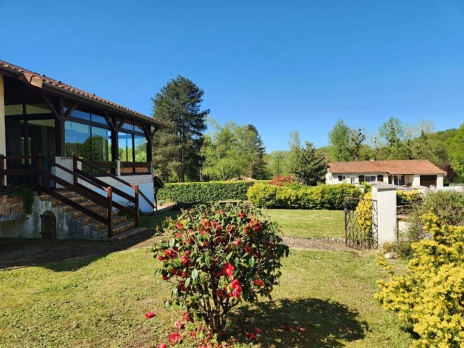 Photos 11 - Touristique - Vouleme - Maison de 5 chambres avec sous-sol, jardin privé, possibilité d'opportunité d'affaires/gîte