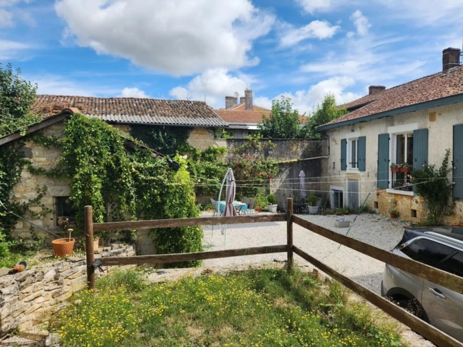 Photos 4 - Touristique - Champagne Mouton - Chambre d'hôtes avec jardin privé, piscine et parking