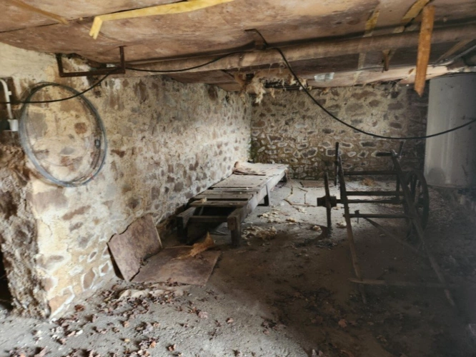 Photos 7 - Rurale - Etagnac - Maison à rénover, terrain à bâtir et terrain à vendre