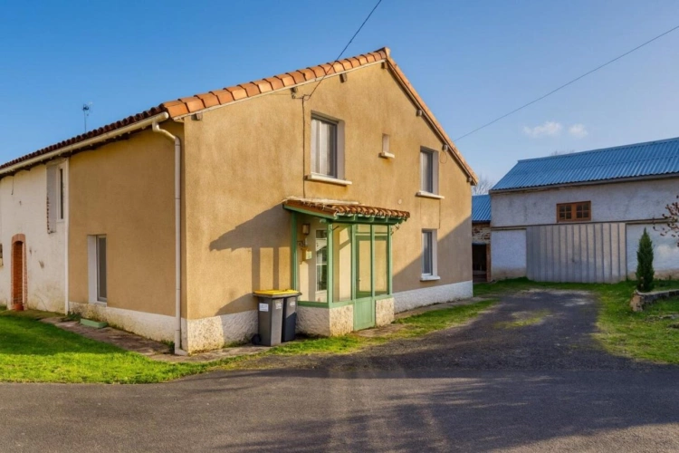 Photos 1 - Touristique - Asnieres sur Blour - Deux maisons, dependences, et terrain - possible gite -  ouverte pour une offfre