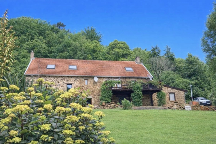 Photos 1 - Rurale - Spacieuse maison de campagne avec parc et bois, située au calme et offrant une vue magnifique