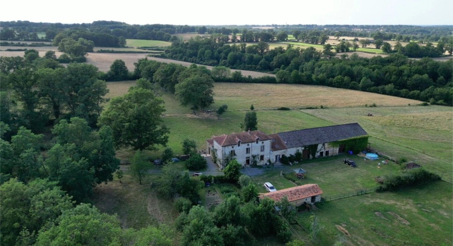 Photos 3 - Équestre - Maison de 6 chambres avec gîte de 2 chambres, 14 hectares de pâturages et bois