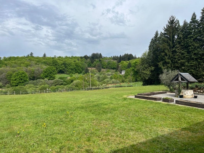 Photos 3 - Équestre - Propriété comprenant 2 maisons, une grange, des écuries, un jardin et un enclos