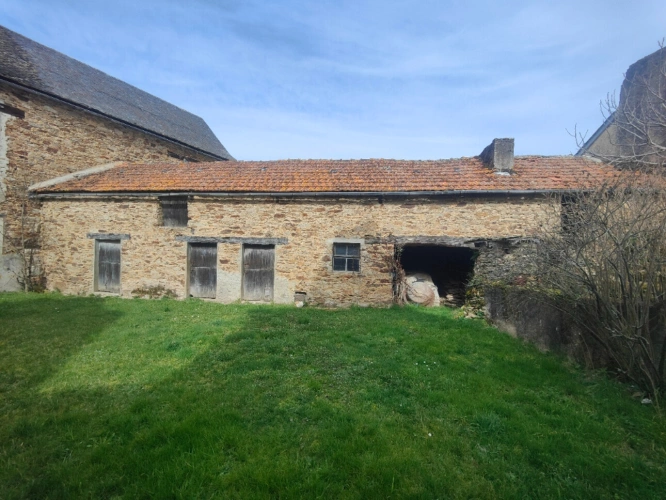 Photos 17 - Rurale - CORPS DE FERME A RENOVER SUR 2948m²
